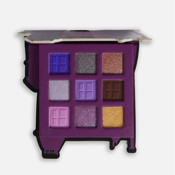 MAKEUP Revolution Beetlejuice Eyeshadow Palette - Picture 1 of 4